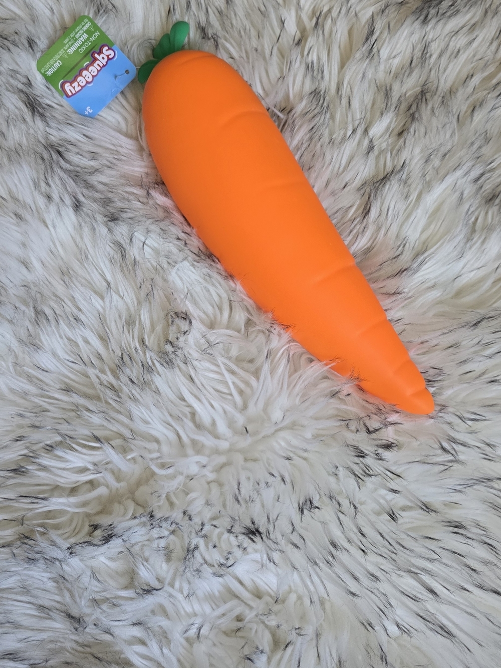SQUEEEZY CARROT squishy